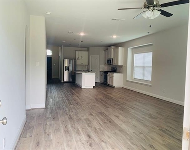 7804 Cottonwood Drive - Photo Thumbnail 14