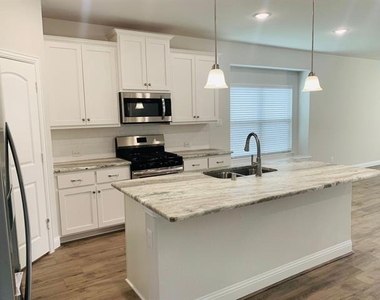 7804 Cottonwood Drive - Photo Thumbnail 4