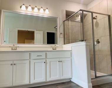 7804 Cottonwood Drive - Photo Thumbnail 11