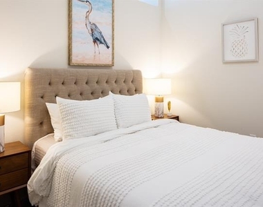 830 N Zang Boulevard - Photo Thumbnail 7