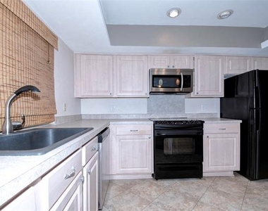 3201 Christie Circle - Photo Thumbnail 11