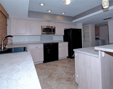 3201 Christie Circle - Photo Thumbnail 10