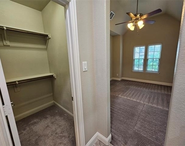 988 Shadyside Lane - Photo Thumbnail 36