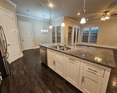 988 Shadyside Lane - Photo Thumbnail 13