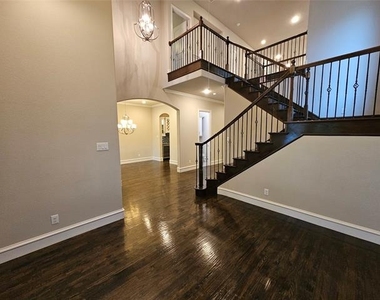 988 Shadyside Lane - Photo Thumbnail 4