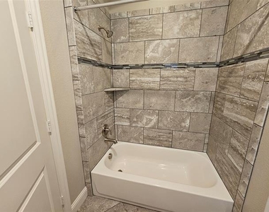 988 Shadyside Lane - Photo Thumbnail 33