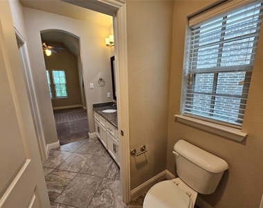 988 Shadyside Lane - Photo Thumbnail 34