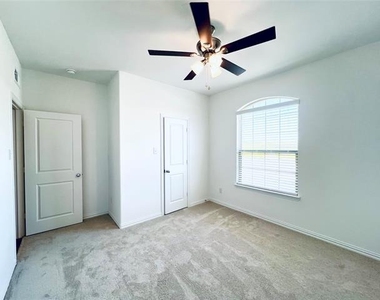 1105 Misty Brook Drive - Photo Thumbnail 24