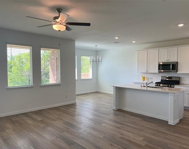 1105 Misty Brook Drive - Photo Thumbnail 15