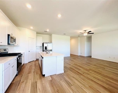 1105 Misty Brook Drive - Photo Thumbnail 14