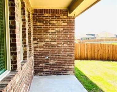 1105 Misty Brook Drive - Photo Thumbnail 18