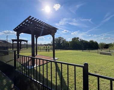 1105 Misty Brook Drive - Photo Thumbnail 31