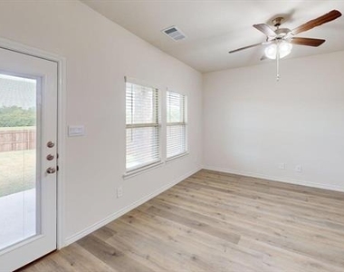 2901 Bald Eagle Boulevard - Photo Thumbnail 5
