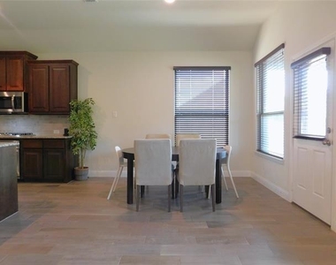 3312 Monte Carlo Lane - Photo Thumbnail 6