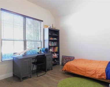 3312 Monte Carlo Lane - Photo Thumbnail 21
