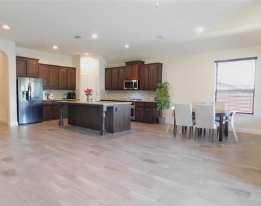 3312 Monte Carlo Lane - Photo Thumbnail 5