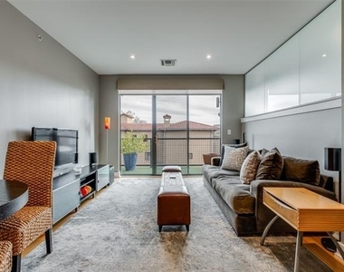 4333 Gilbert Avenue - Photo Thumbnail 5