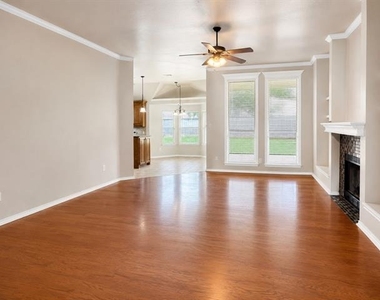 1806 Sand Stone Drive - Photo Thumbnail 3
