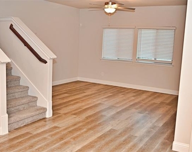 3236 Patrick Street - Photo Thumbnail 6