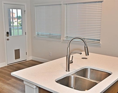 3236 Patrick Street - Photo Thumbnail 28