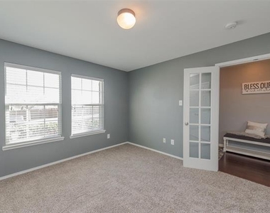 6504 Corral Lane - Photo Thumbnail 3