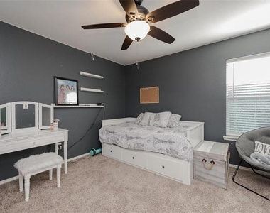 6504 Corral Lane - Photo Thumbnail 11