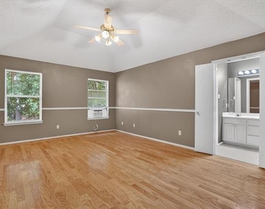 549 Dylan Court - Photo Thumbnail 9