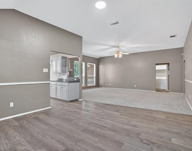 549 Dylan Court - Photo Thumbnail 4