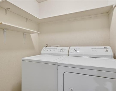 549 Dylan Court - Photo Thumbnail 17