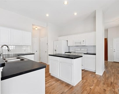 9844 Meadow Rue Drive - Photo Thumbnail 15