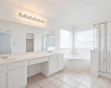 9844 Meadow Rue Drive - Photo Thumbnail 32