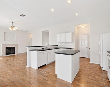 9844 Meadow Rue Drive - Photo Thumbnail 16