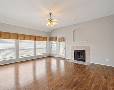 9844 Meadow Rue Drive - Photo Thumbnail 11