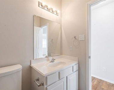 9844 Meadow Rue Drive - Photo Thumbnail 33