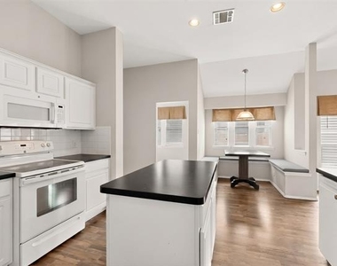 9844 Meadow Rue Drive - Photo Thumbnail 19