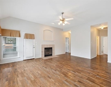 9844 Meadow Rue Drive - Photo Thumbnail 10