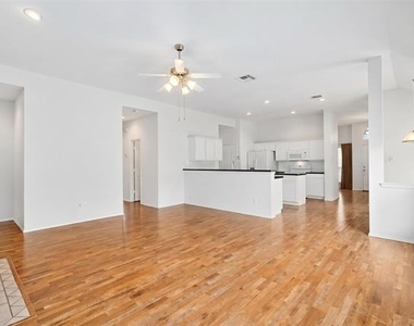 9844 Meadow Rue Drive - Photo Thumbnail 13