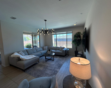 32567 N 133rd Avenue - Photo Thumbnail 12