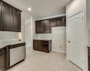 1900 Abby Creek Drive - Photo Thumbnail 7
