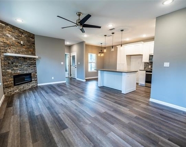 207 S James Street - Photo Thumbnail 4
