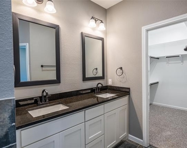 207 S James Street - Photo Thumbnail 12