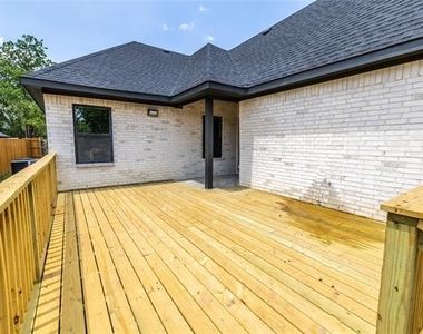 207 S James Street - Photo Thumbnail 19