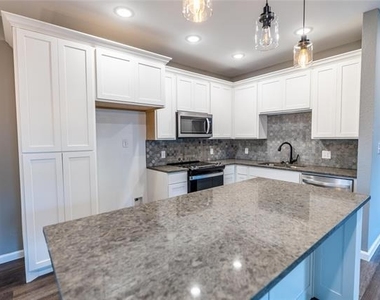207 S James Street - Photo Thumbnail 7