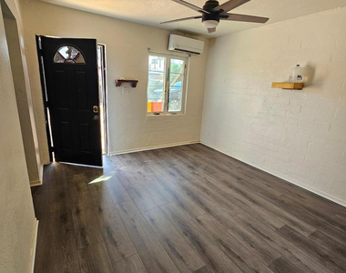 425 N 17th Drive - Photo Thumbnail 6