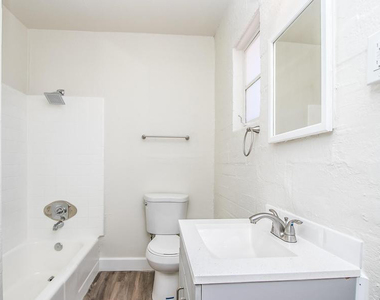 425 N 17th Drive - Photo Thumbnail 10