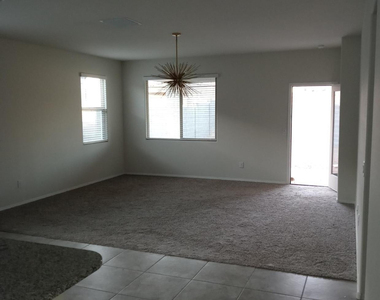 31070 W Whitton Avenue - Photo Thumbnail 13
