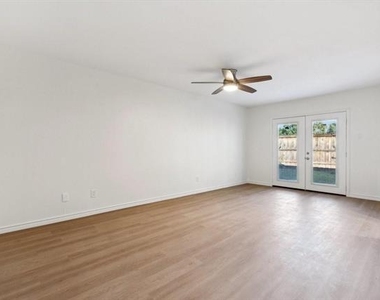 15641 Terrace Lawn Circle - Photo Thumbnail 16