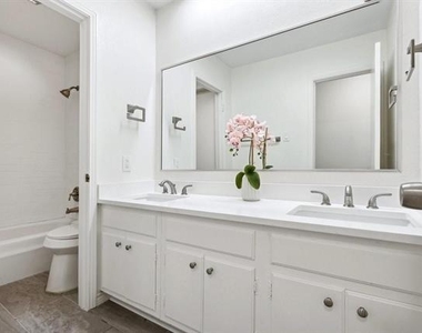 15641 Terrace Lawn Circle - Photo Thumbnail 14