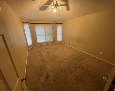 3004 Norwich Lane - Photo Thumbnail 10