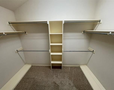 3004 Norwich Lane - Photo Thumbnail 11
